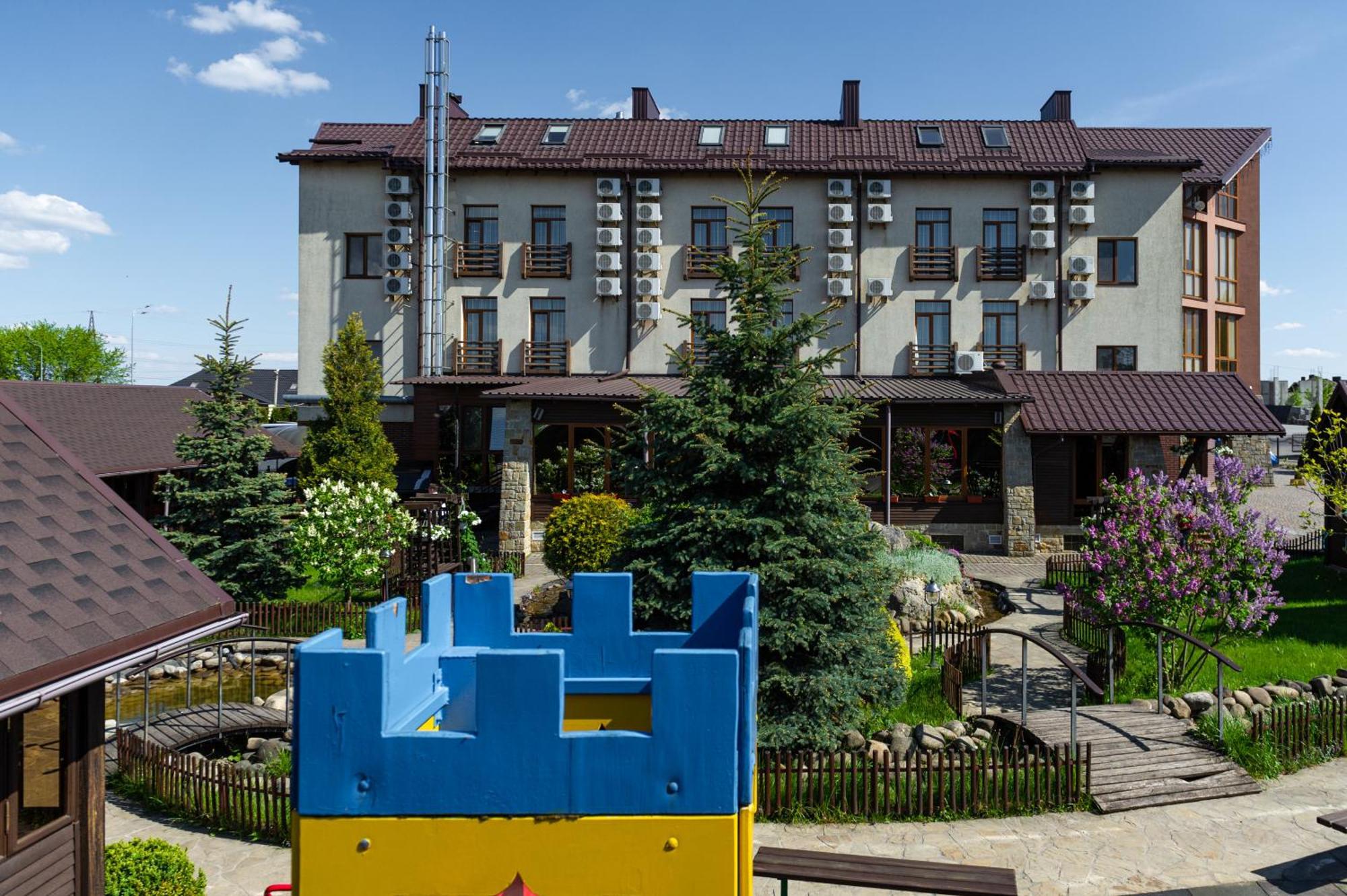 Kamelot Otel Ternopil Dış mekan fotoğraf